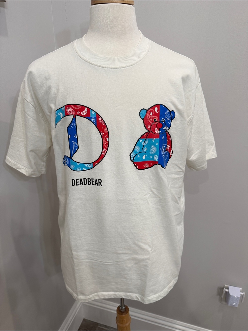 White Short Sleeve Graphic Tee with Red & Blue Bear Motif